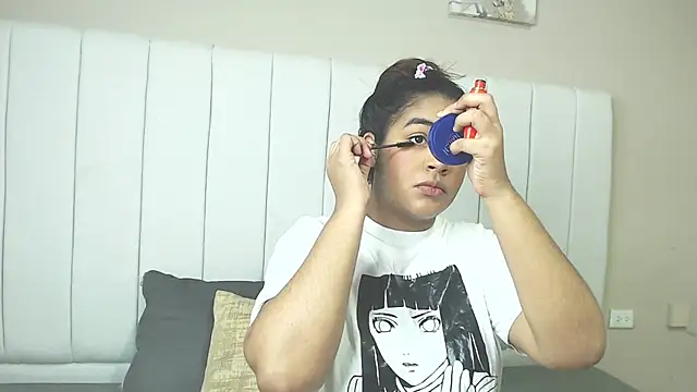 Snapshot of alicce_will02 chatting on 01-12-26, 12:56 alicce will02 online show from 01-12-26, 12:56