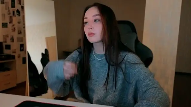 fallin lovee online show from 12-20-25, 04:37