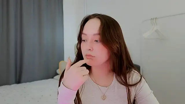 fallin lovee online show from 03-26-26, 01:42