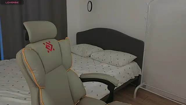 fallin lovee online show from 03-30-26, 01:45