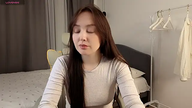 fallin lovee online show from 02-23-26, 07:47