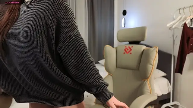 fallin lovee online show from 02-15-26, 08:30