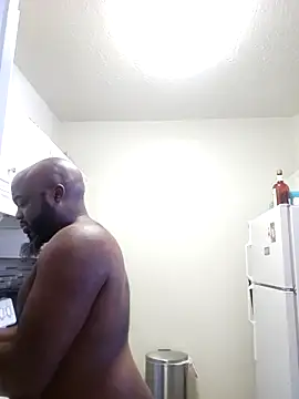 Snapshot of ceedevon13 chatting on 12-19-25, 03:03 ceedevon13 online show from 12-19-25, 03:03