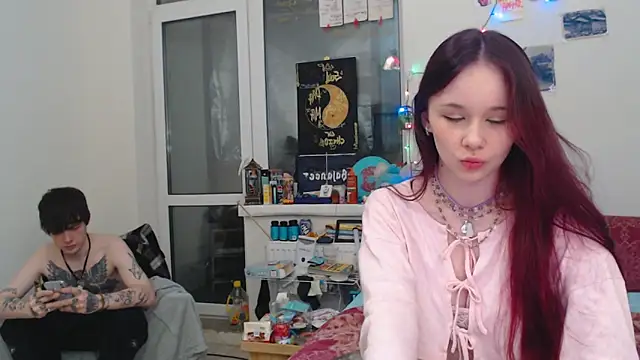 Snapshot of MaryJane_x_Peter chatting on 01-07-26, 02:00 MaryJane x Peter online show from 01-07-26, 02:00