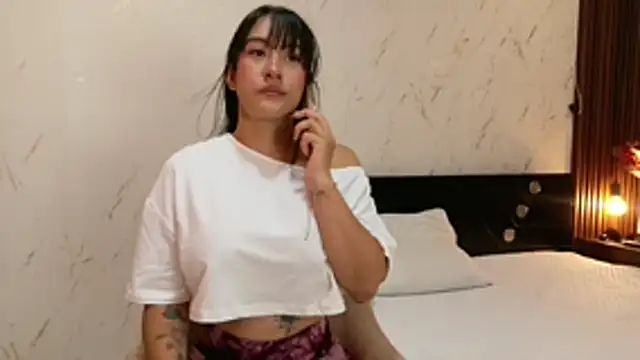 Alannadumont  online show from 03-22-26, 10:00