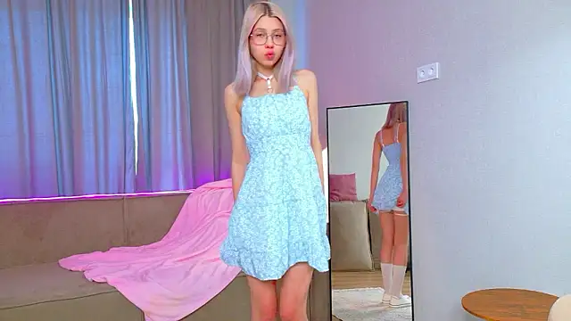 MidnightLily  online show from 02-02-26, 03:49