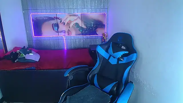 Snapshot of dolly_boob chatting on 01-09-26, 05:36 dolly boob online show from 01-09-26, 05:36