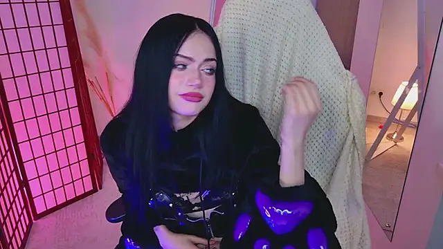 Snapshot of Dark_Diva chatting on 05-27-26, 01:57 Dark Diva online show from 05-27-26, 01:57