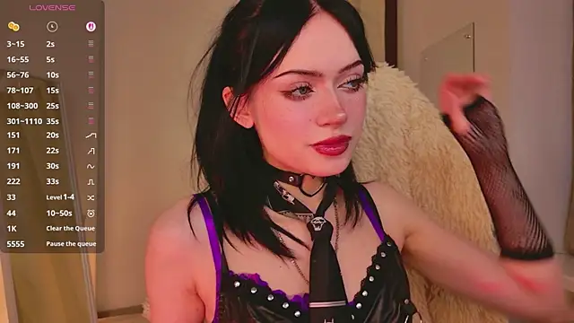 Snapshot of Dark_Diva chatting on 06-19-26, 08:58 Dark Diva online show from 06-19-26, 08:58