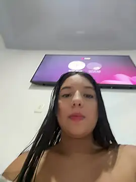 Snapshot of Babyabril18_ chatting on 01-10-26, 10:05 Babyabril18 online show from 01-10-26, 10:05