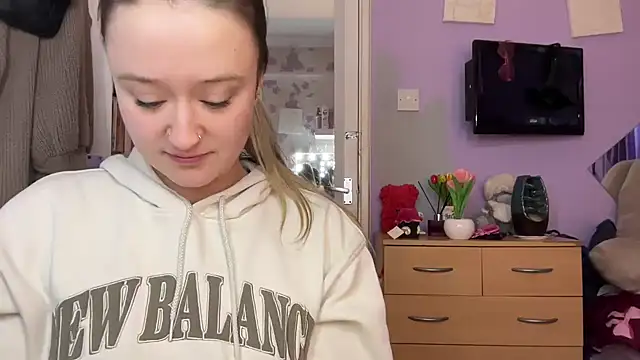 LilyLuck  online show from 02-14-26, 04:29