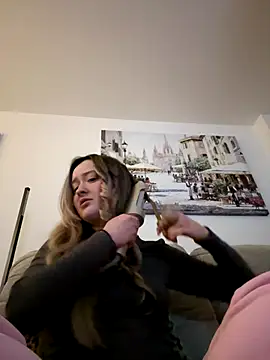 LilyLuck  online show from 01-07-26, 09:42