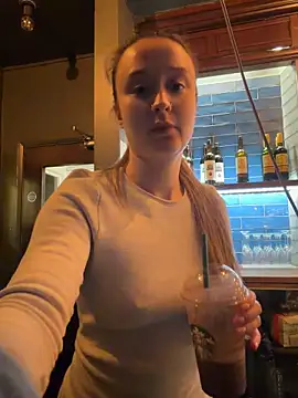 LilyLuck  online show from 02-11-26, 05:24