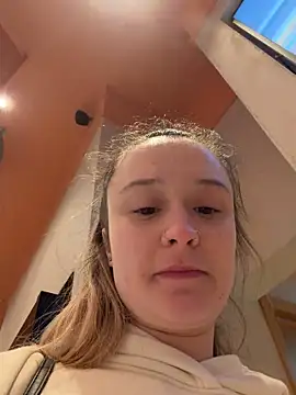 LilyLuck  online show from 02-04-26, 01:28