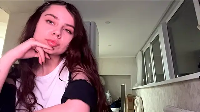 Snapshot of MiloyNoir chatting on 01-05-26, 06:00 MiloyNoir online show from 01-05-26, 06:00