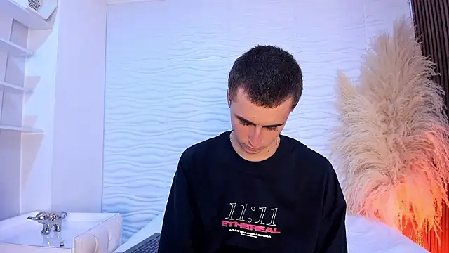 Snapshot of SpaceBoy1 chatting on 02-15-26, 08:52 SpaceBoy1 online show from 02-15-26, 08:52