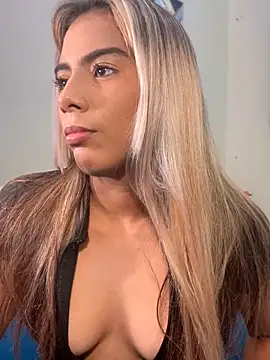 MiaSizzle online show from 12-19-25, 08:55