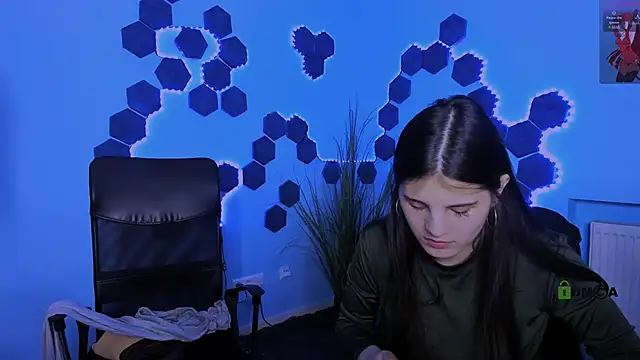 lizzie boom  online show from 02-23-26, 08:20