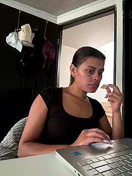 anna-evans09 online show from 01-06-26, 07:07