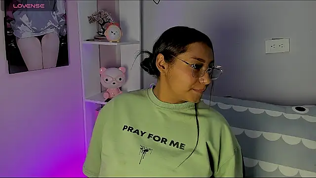 Snapshot of tinna_noa chatting on 03-04-26, 08:16 tinna noa online show from 03-04-26, 08:16