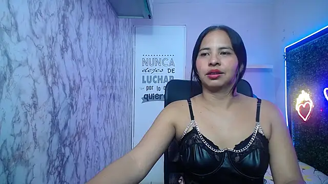 nicol ross19 online show from 05-30-26, 03:50