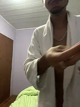 Snapshot of GuioficialBr chatting on 03-02-26, 12:11 GuioficialBr online show from 03-02-26, 12:11