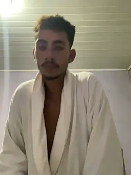 Snapshot of GuioficialBr chatting on 02-24-26, 11:38 GuioficialBr online show from 02-24-26, 11:38