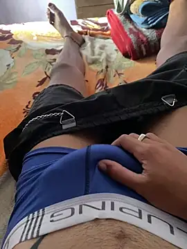 Snapshot of GuioficialBr chatting on 02-04-26, 03:51 GuioficialBr online show from 02-04-26, 03:51