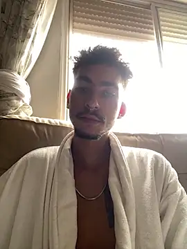 Snapshot of GuioficialBr chatting on 02-10-26, 02:38 GuioficialBr online show from 02-10-26, 02:38