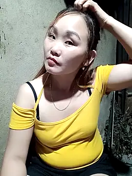 Snapshot of yula-bi chatting on 05-19-26, 02:02 yula-bi online show from 05-19-26, 02:02