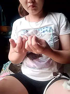 Snapshot of yula-bi chatting on 04-20-26, 11:06 yula-bi online show from 04-20-26, 11:06