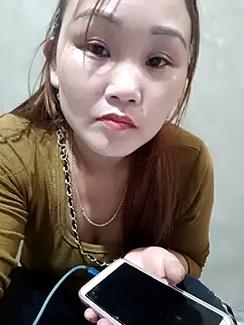 Snapshot of yula-bi chatting on 05-18-26, 07:35 yula-bi online show from 05-18-26, 07:35