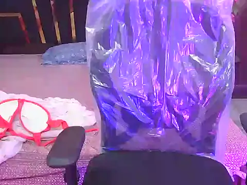 Snapshot of bold-smirthii chatting on 04-19-26, 03:29 bold-smirthii online show from 04-19-26, 03:29