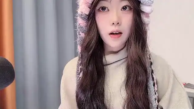 smalldaisy online show from 03-18-26, 02:37