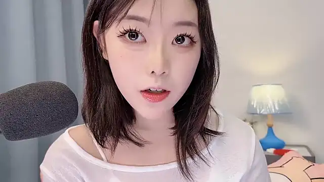 smalldaisy online show from 04-22-26, 03:46