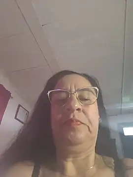 Snapshot of KiaraFoster chatting on 05-20-26, 11:29 KiaraFoster online show from 05-20-26, 11:29
