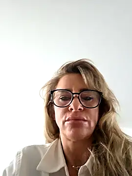 LaLynn online show from 02-26-26, 03:56