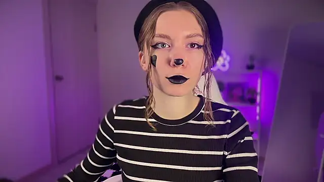 KellySunn online show from 03-27-26, 07:39