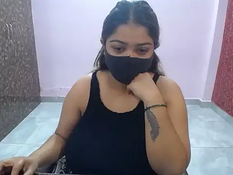 Snapshot of SweetNeena chatting on 02-11-26, 02:44 SweetNeena online show from 02-11-26, 02:44