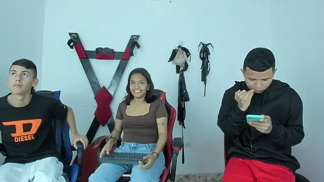 Three Ways to Love online show from 01-07-26, 12:21