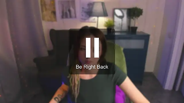 Snapshot of SarahShelby chatting on 06-12-26, 10:35 SarahShelby online show from 06-12-26, 10:35