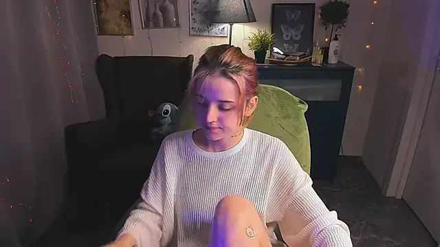 Snapshot of SarahShelby chatting on 06-03-26, 08:46 SarahShelby online show from 06-03-26, 08:46