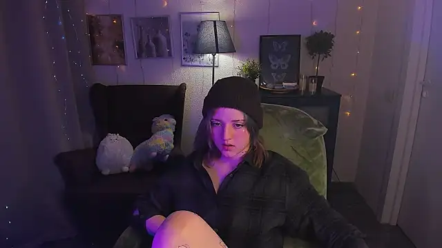 Snapshot of SarahShelby chatting on 04-29-26, 08:59 SarahShelby online show from 04-29-26, 08:59