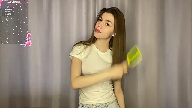 Snapshot of NeidaGowing chatting on 02-28-26, 07:19 NeidaGowing online show from 02-28-26, 07:19