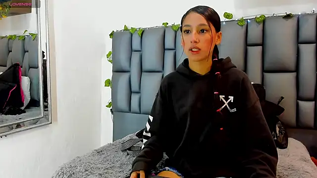 Snapshot of Celeste_71 chatting on 06-10-26, 12:39 Celeste 71 online show from 06-10-26, 12:39