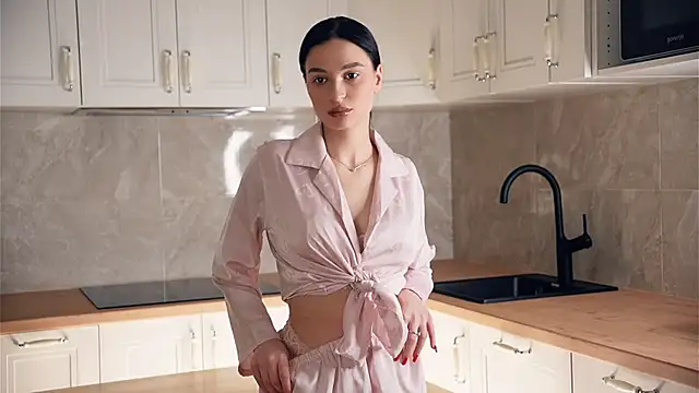 TyraEspina online show from 01-09-26, 07:10