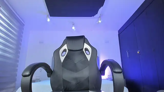 ManuelaEvans  online show from 01-11-26, 08:49