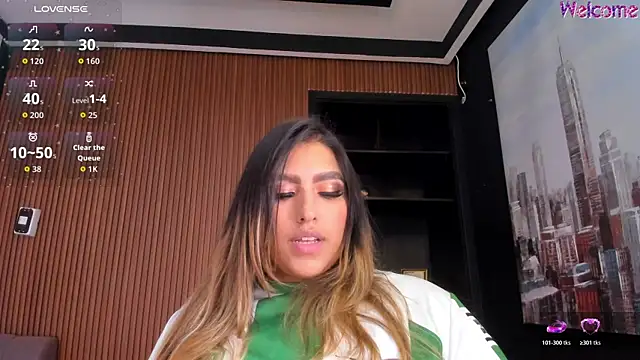 AmbarBrownn  online show from 04-12-26, 01:53