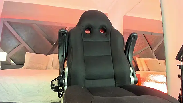 Snapshot of Charlotteinpole chatting on 02-11-26, 03:39 Charlotteinpole online show from 02-11-26, 03:39