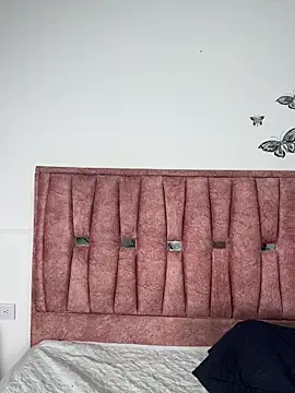 Snapshot of Violetta_Moretti chatting on 01-18-26, 01:20 Violetta Moretti online show from 01-18-26, 01:20